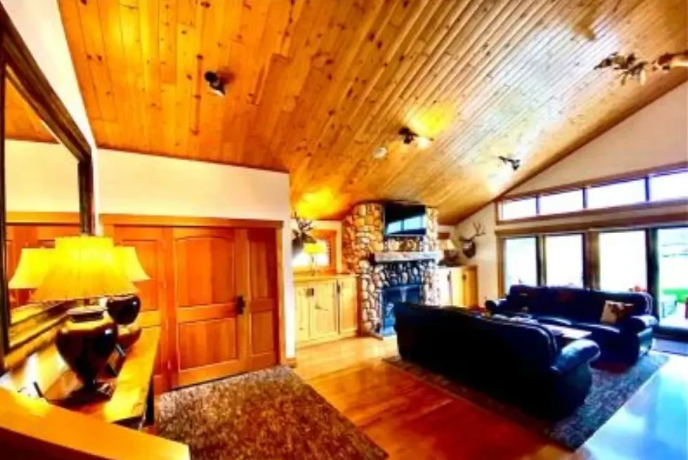 A communal area of the Ruggs Ranch hunting lodge